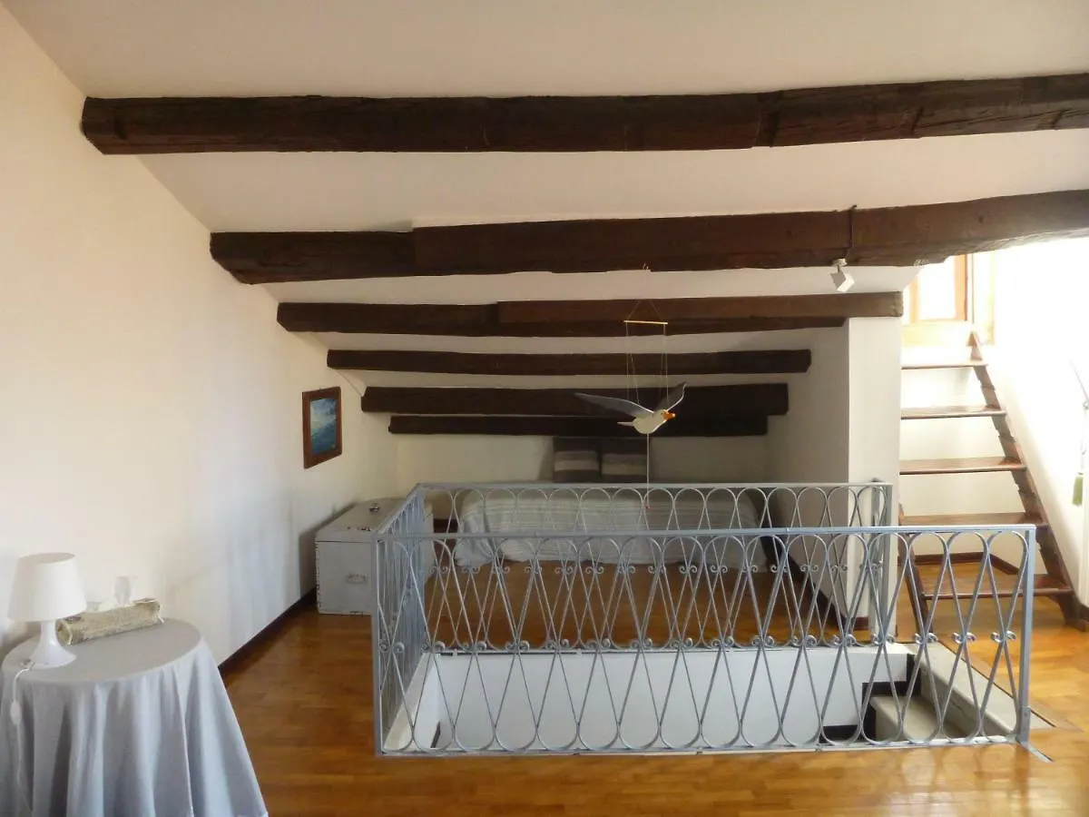 Key Location Near Palazzo Grassi Villa Venice 0*,  Italy